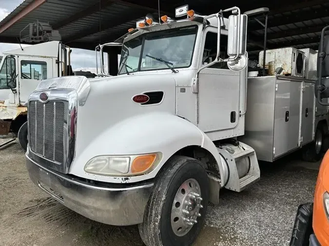 2008 PETERBILT 335
