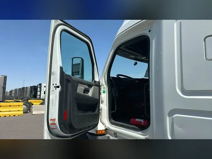 2020 Freightliner Cascadia
