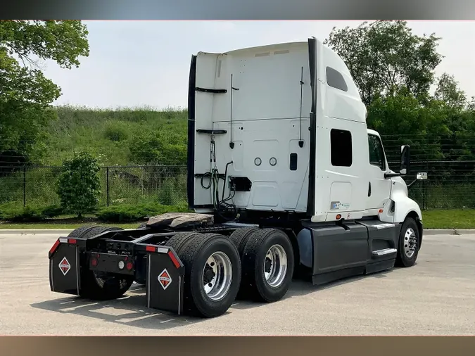 2022 INT LT625 6x4