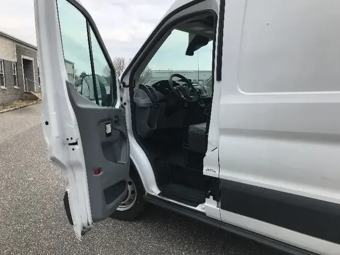 2018 FORD MOTOR COMPANY TRAN250
