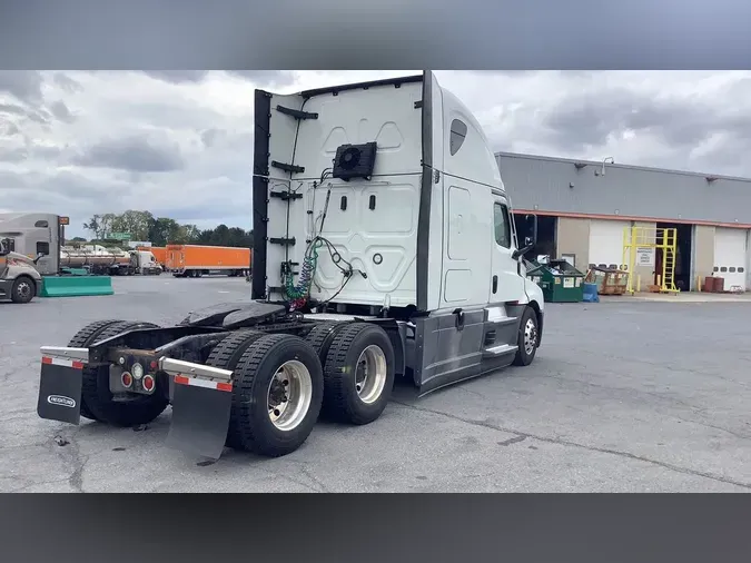 2022 Freightliner Cascadia 126