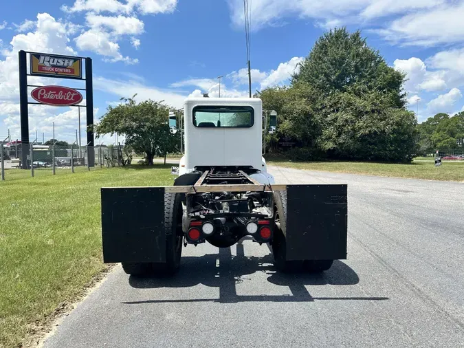 2018 Peterbilt 337