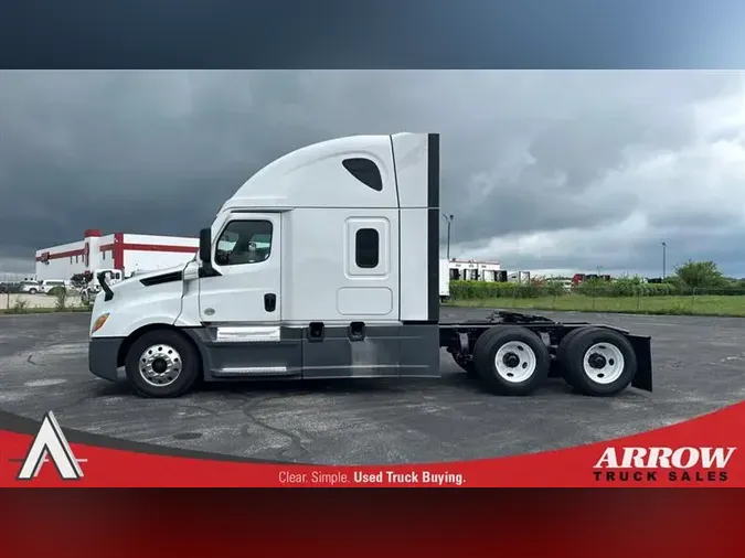 2022 FREIGHTLINER CA126