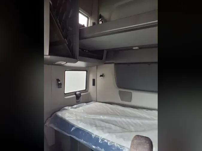 2019 NAVISTAR INTERNATIONAL LT625 SLPR CAB