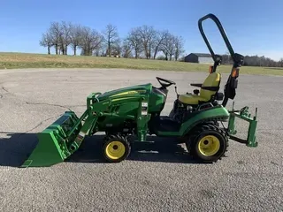 2017 John Deere 1025R
