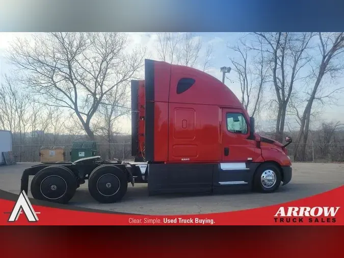 2021 FREIGHTLINER CA126