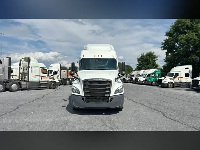 2022 Freightliner Cascadia 126fe07d28f6b564a16aeb4ae96ea45871b
