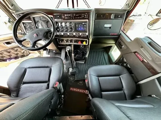 2021 Kenworth W900L