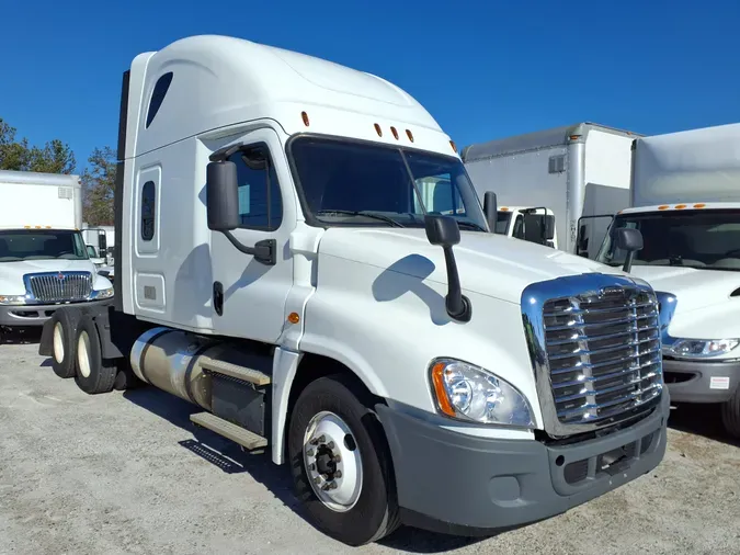 2018 FREIGHTLINER/MERCEDES CASCADIA 125