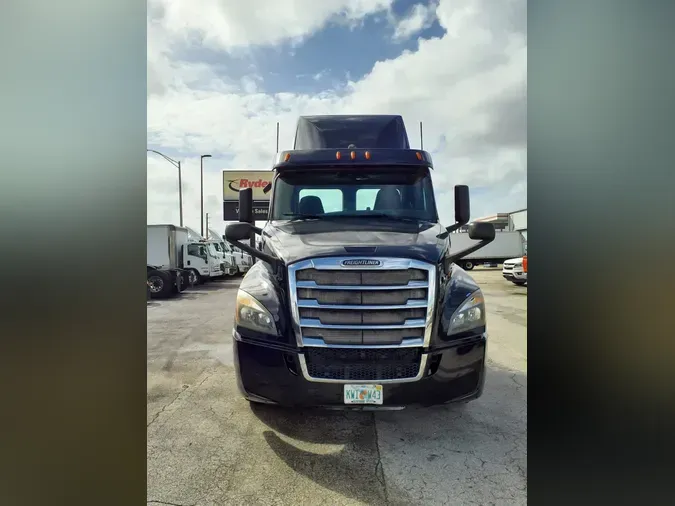 2020 FREIGHTLINER/MERCEDES NEW CASCADIA 126