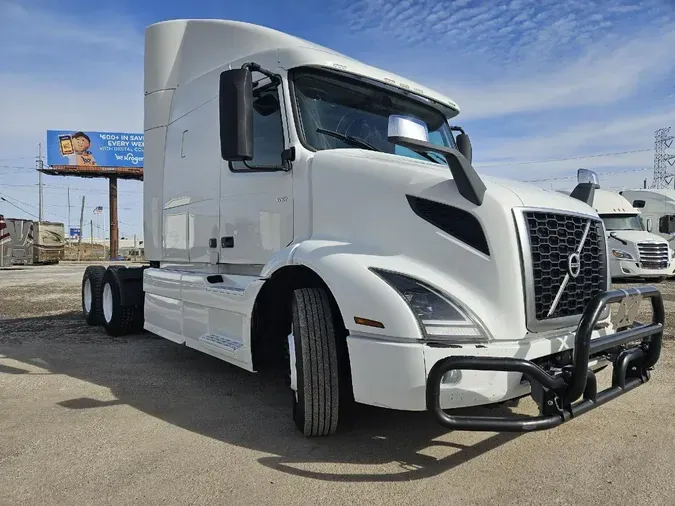 2019 VOLVO VNR64T640