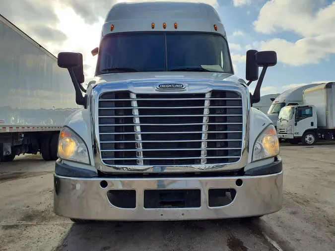 2019 FREIGHTLINER/MERCEDES CASCADIA 125