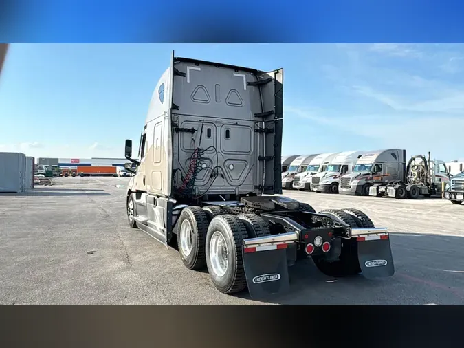 2024 Freightliner Cascadia 126