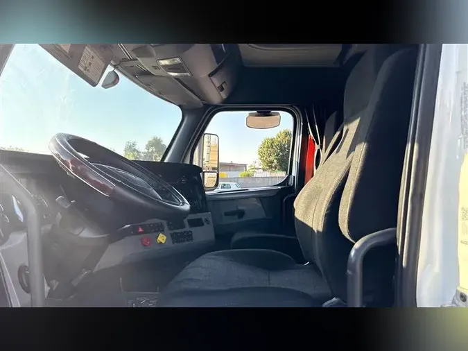 2019 FREIGHTLINER CA116