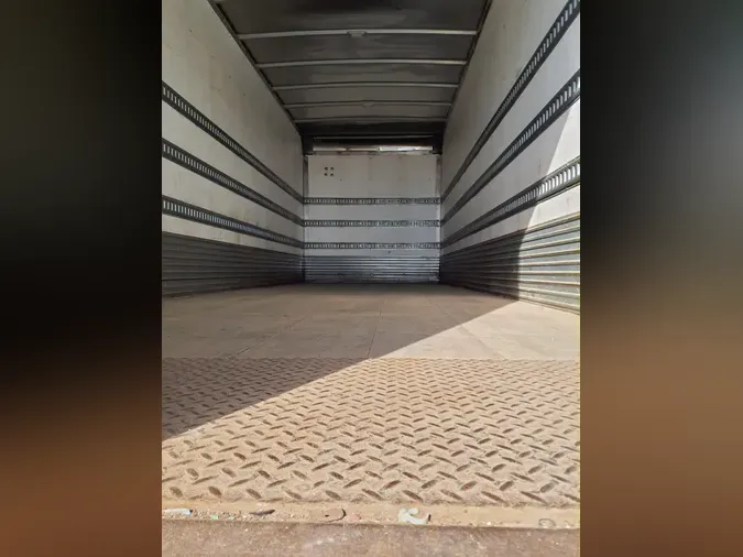 2016 FREIGHTLINER/MERCEDES M2 106