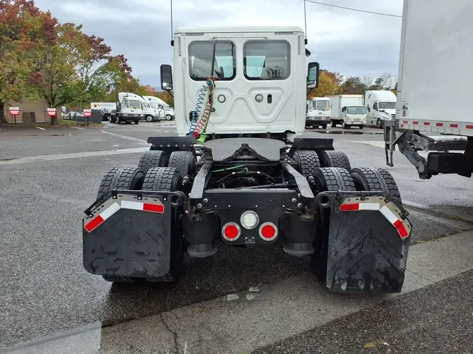 2018 FREIGHTLINER/MERCEDES CASCADIA 125