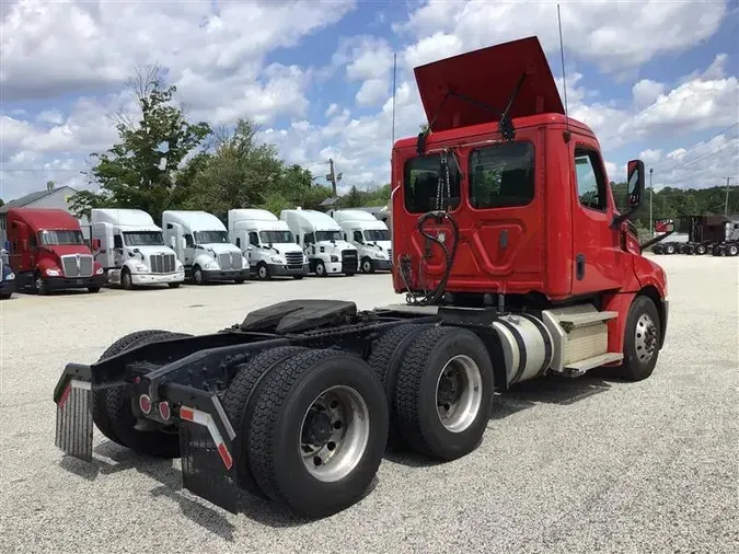 2020 FREIGHTLINER CASCADIA