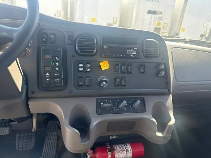 2018 FREIGHTLINER/MERCEDES M2 106