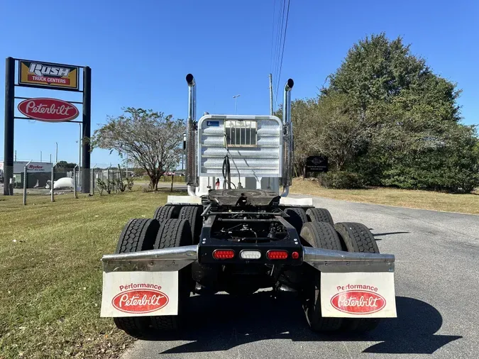 2022 Peterbilt 389