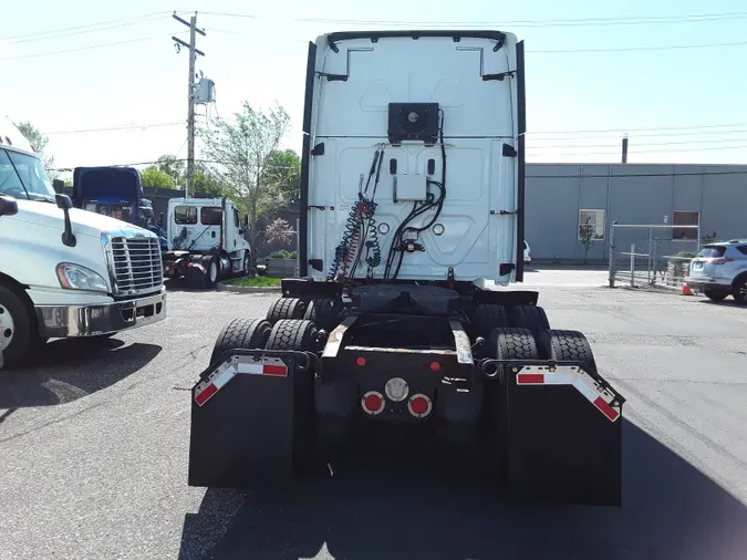 2018 FREIGHTLINER/MERCEDES CASCADIA 125