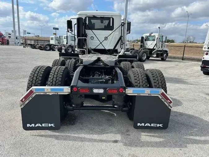 2025 MACK AN64T