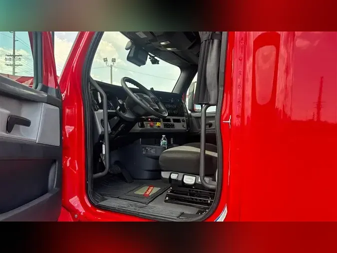 2021 FREIGHTLINER CA126
