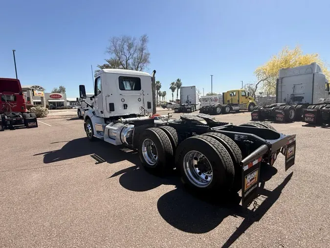 2023 Peterbilt 579