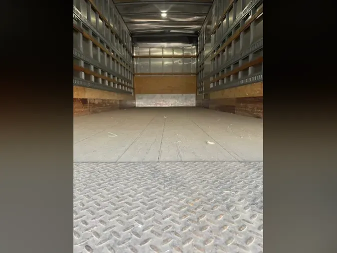 2019 FREIGHTLINER/MERCEDES M2 106