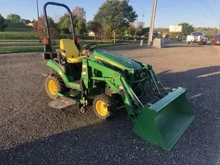 2017 John Deere 1025R