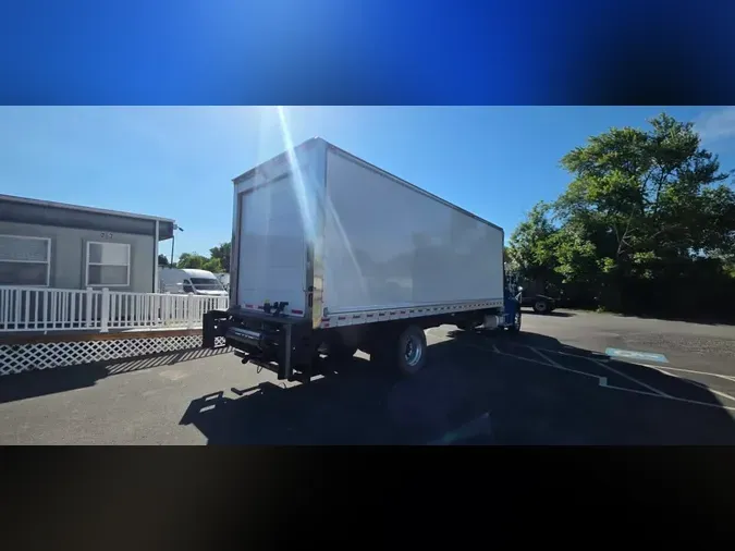 2019 FREIGHTLINER/MERCEDES M2 106