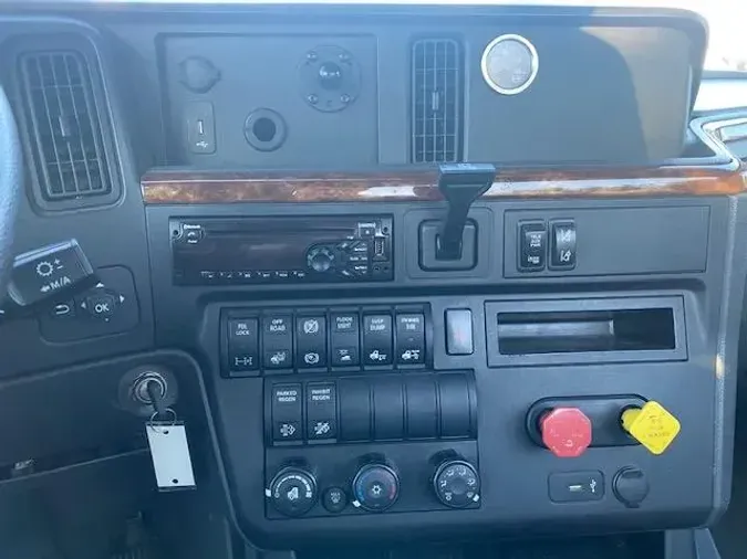 2019 International LT625