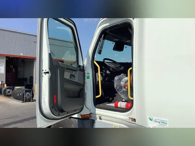 2022 Freightliner Cascadia 126fe38b9fc0a180b47d92a0751c649ecff