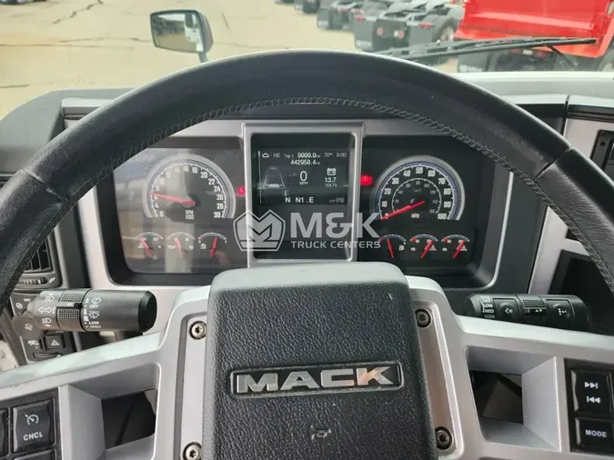 2019 MACK AN64T