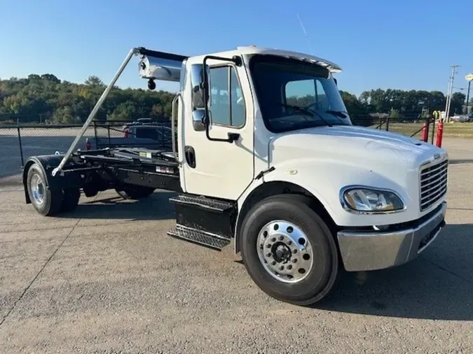 2019 Freightliner BUSINESS CLASS M2 106