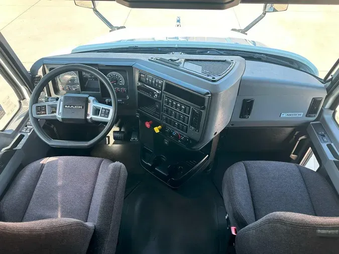 2019 MACK AN64T70