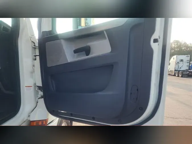2020 FREIGHTLINER CA126