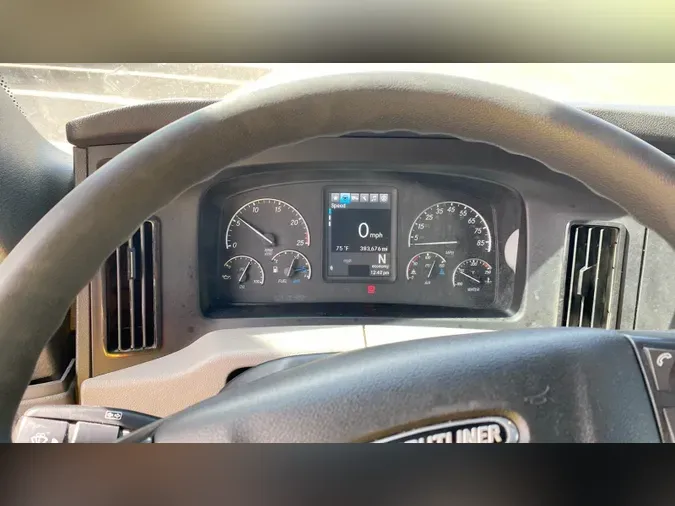 2022 Freightliner Cascadia 126