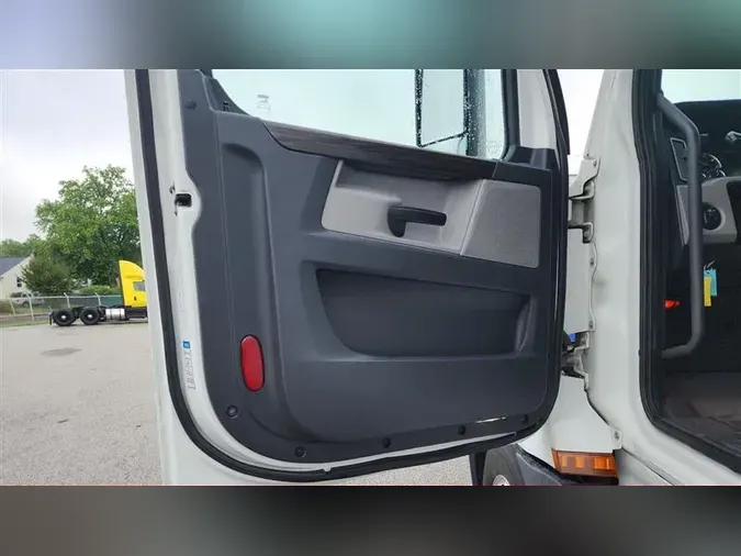 2020 FREIGHTLINER CA126