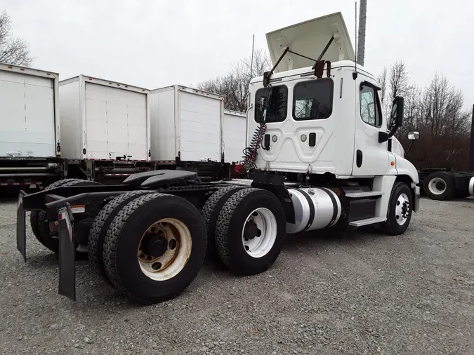 2017 FREIGHTLINER/MERCEDES CASCADIA 125