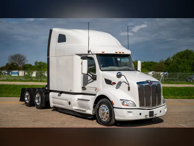 2021 PETERBILT 579