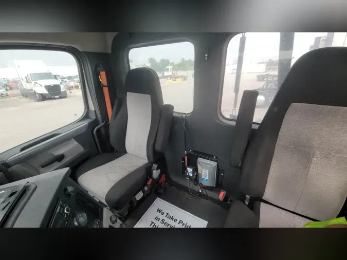 2020 Freightliner Cascadia 126