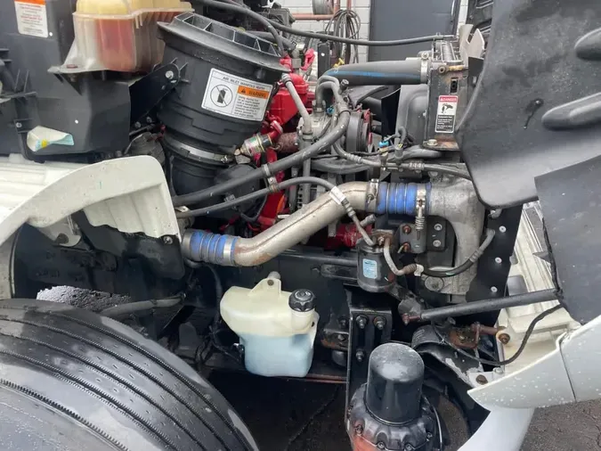2018 FREIGHTLINER M2 106