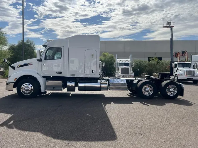 2023 Peterbilt 579