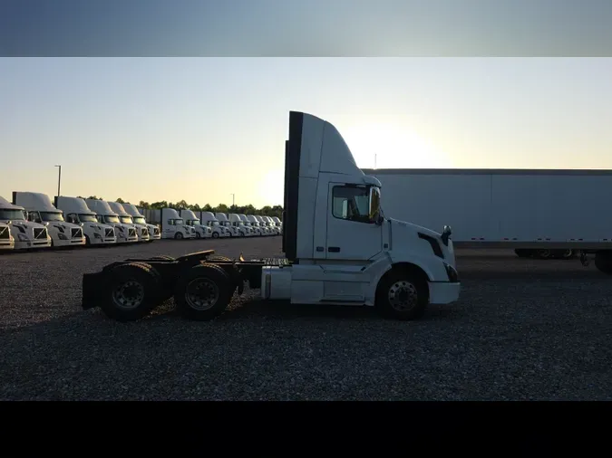 2018 Volvo VNL300
