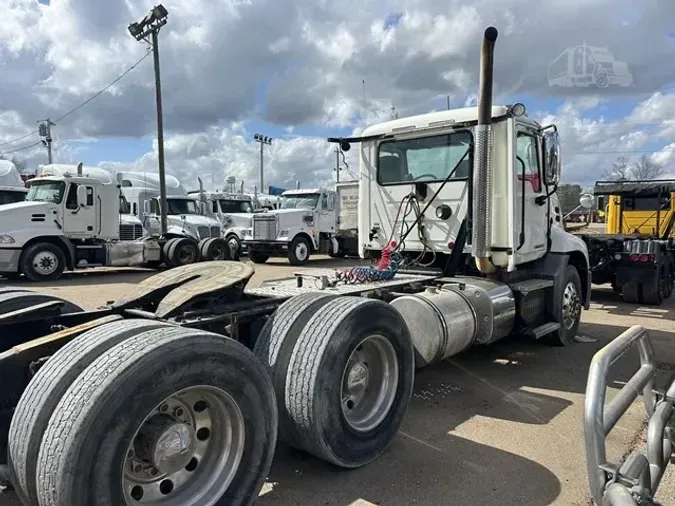 2014 MACK PINNACLE CXU613