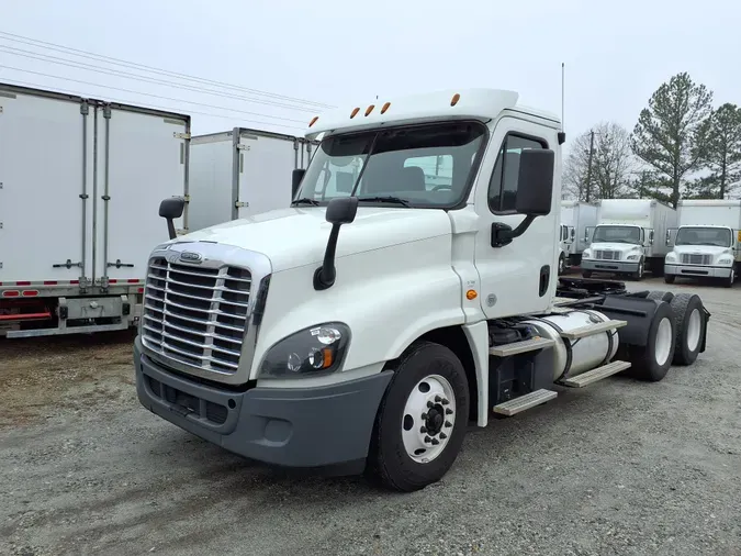 2019 FREIGHTLINER/MERCEDES CASCADIA 125fe5ade0895a3b3b4b5455d5bc9c8546c