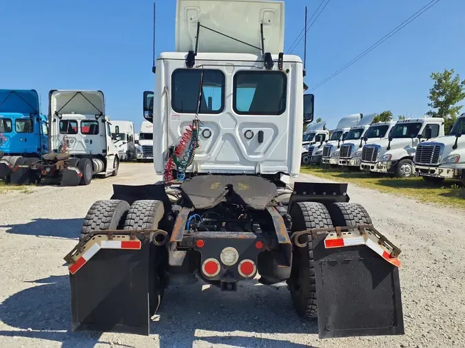 2020 FREIGHTLINER/MERCEDES NEW CASCADIA 126fe5c432a9e452e9ff3ea629da606c3f7