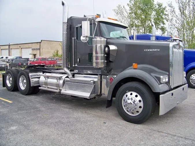 2025 Kenworth W900L Extended Day Cab