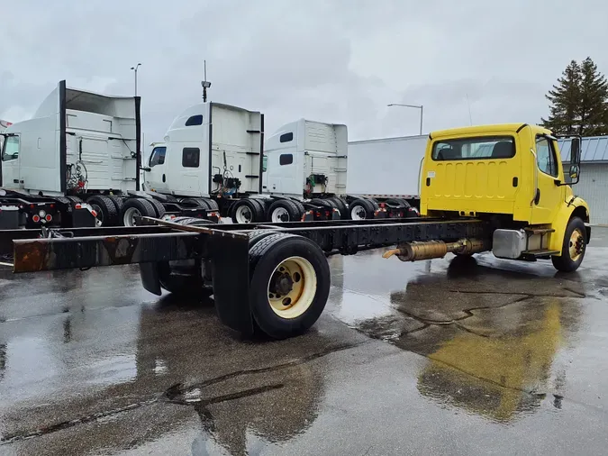 2016 FREIGHTLINER/MERCEDES M2 106