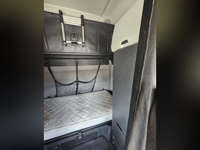 2020 FREIGHTLINER Cascadia 126